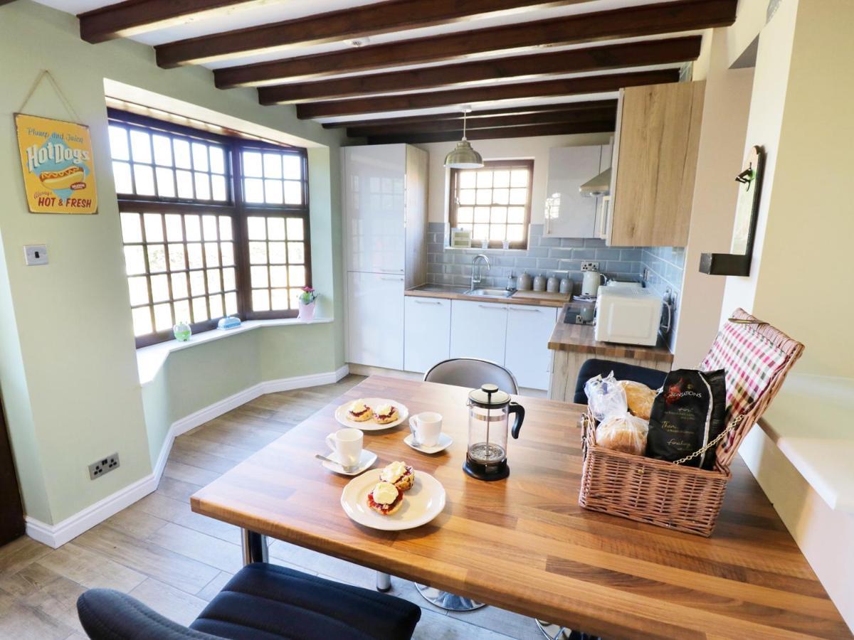 King'S Cottage Crakehall Экстерьер фото