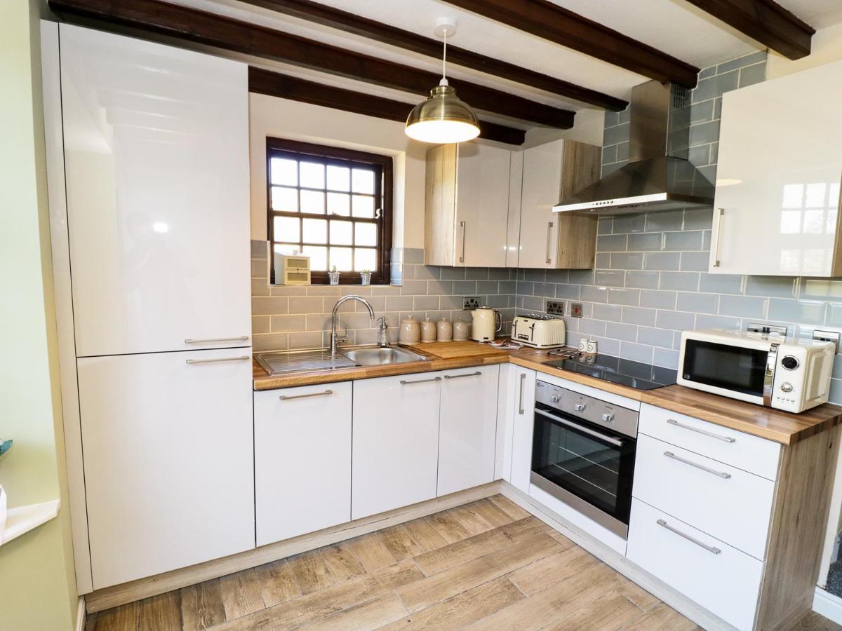 King'S Cottage Crakehall Экстерьер фото