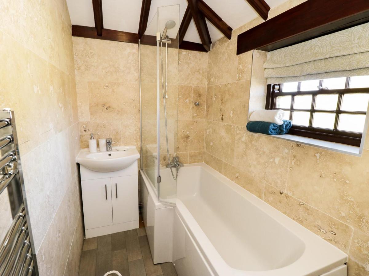 King'S Cottage Crakehall Экстерьер фото